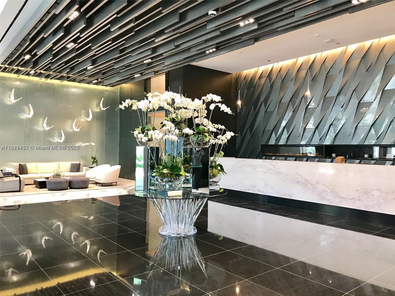 image Paramount Miami Worldcent27