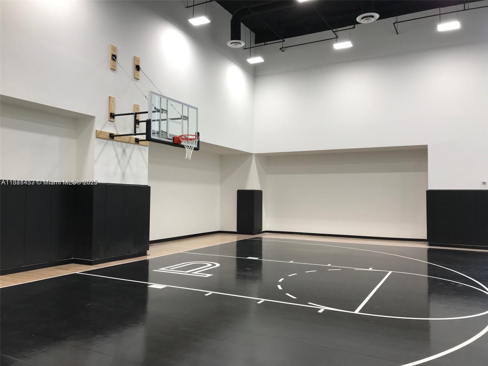 image Paramount Miami Worldcent29