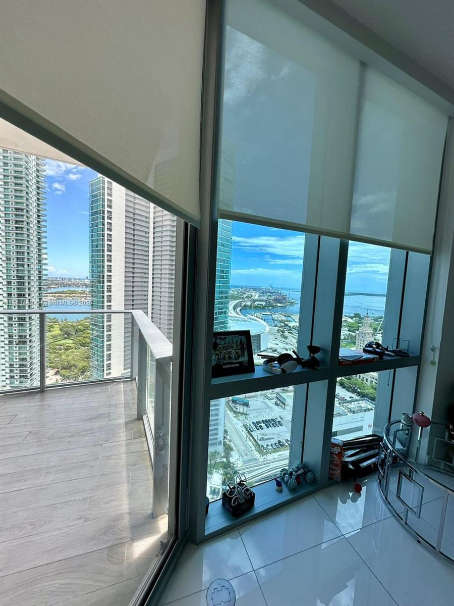 image Paramount Miami Worldcent5