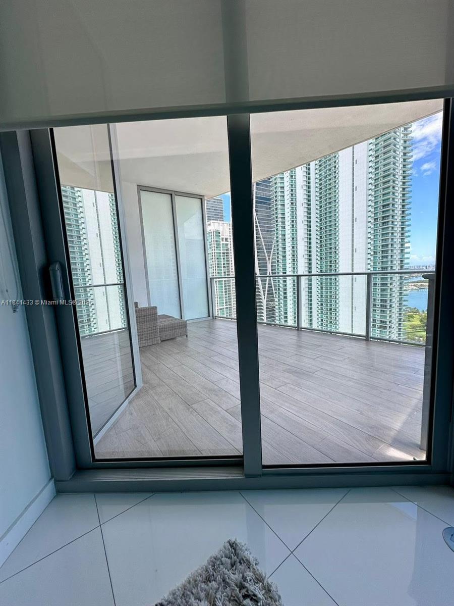 image Paramount Miami Worldcent6