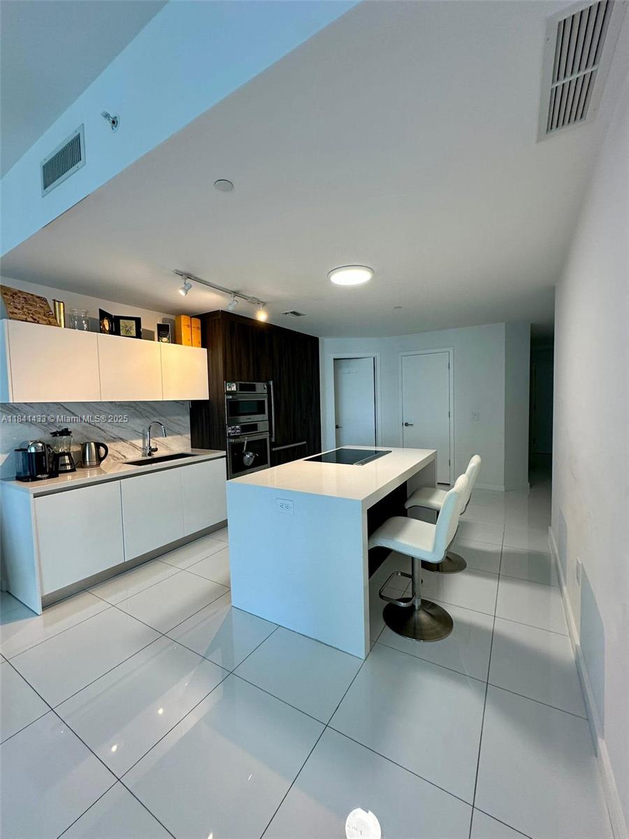 image Paramount Miami Worldcent8