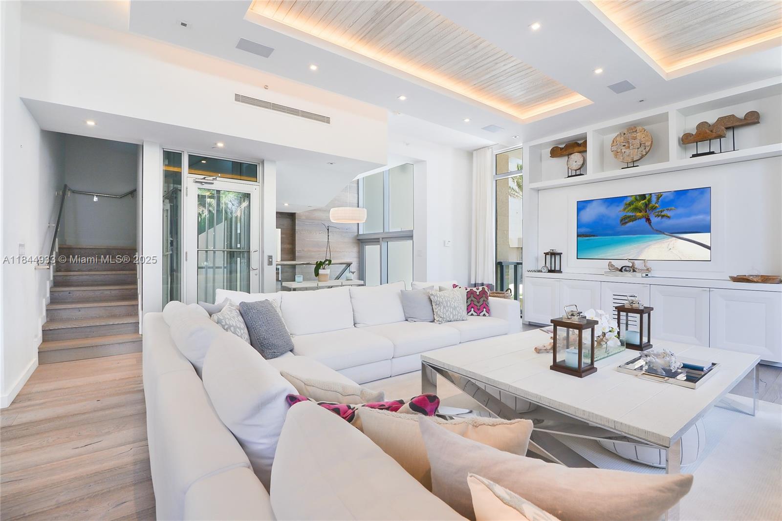 9501 Collins Ave #1