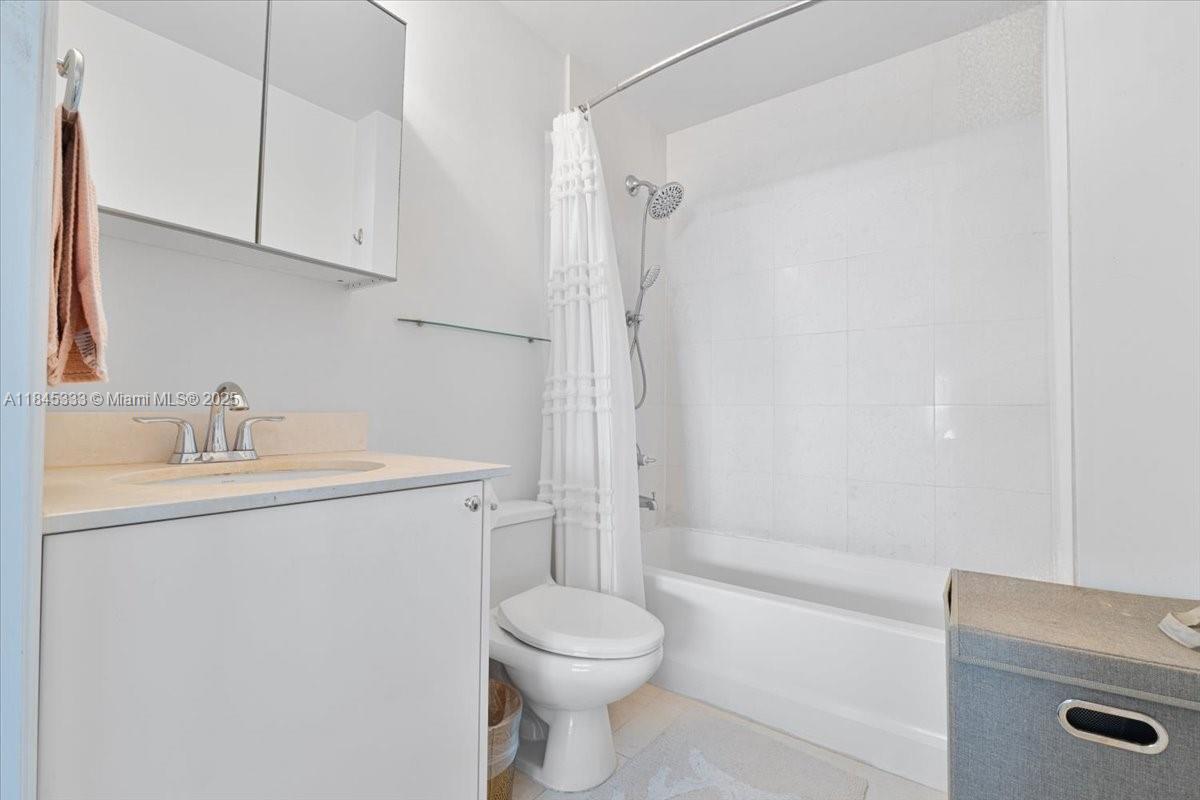 image Infinity At Brickell Cond15