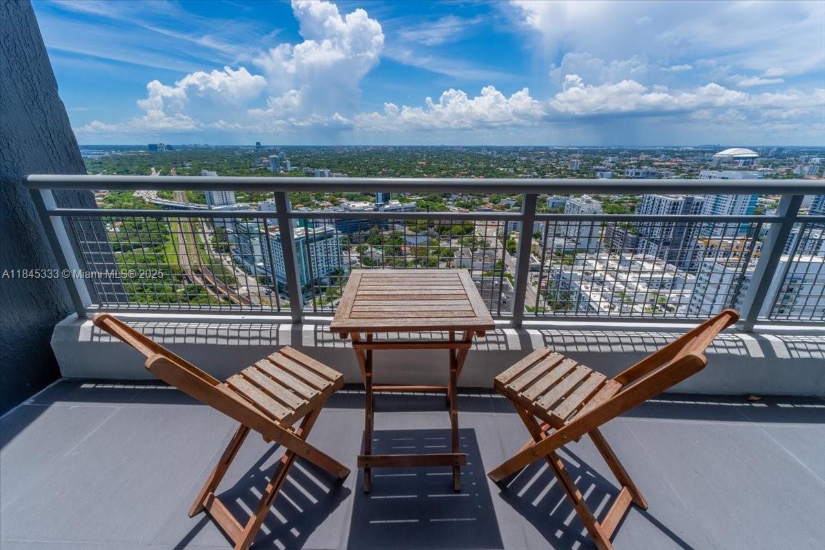 image Infinity At Brickell Cond2