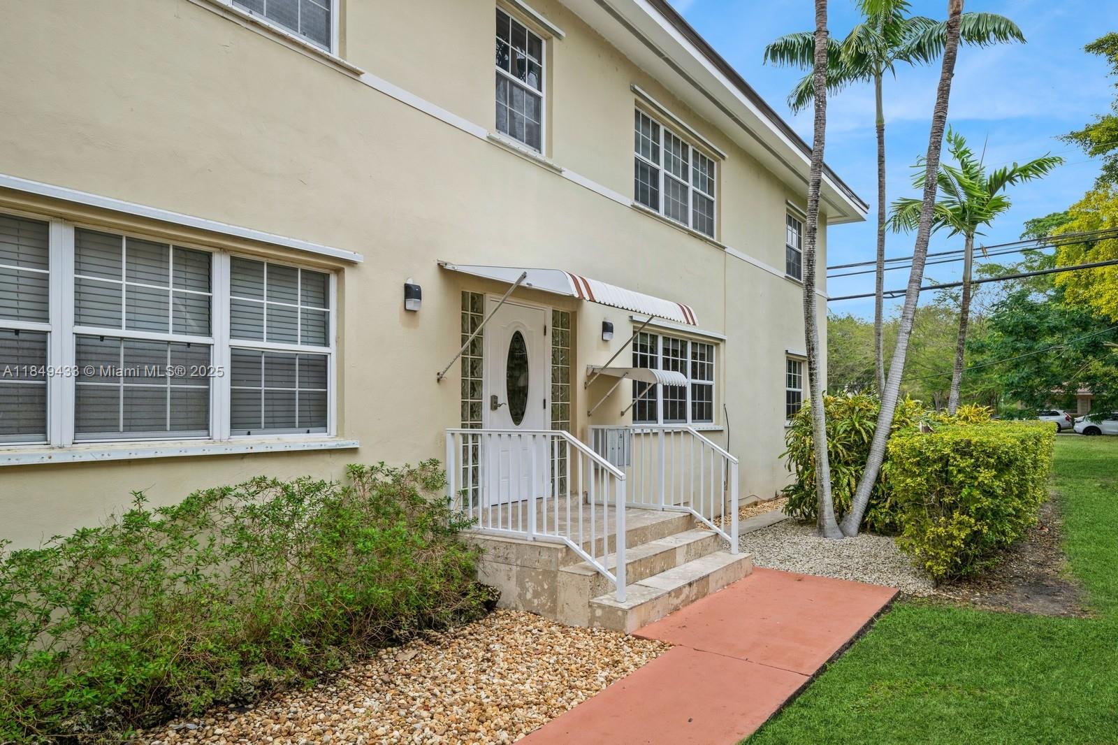 237 Madeira Ave #2