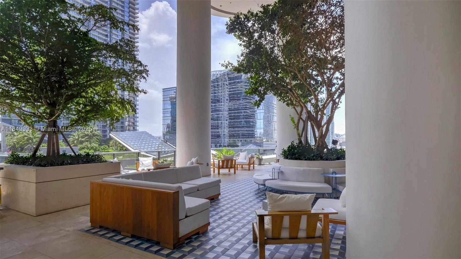 image Sls Lux Brickell25