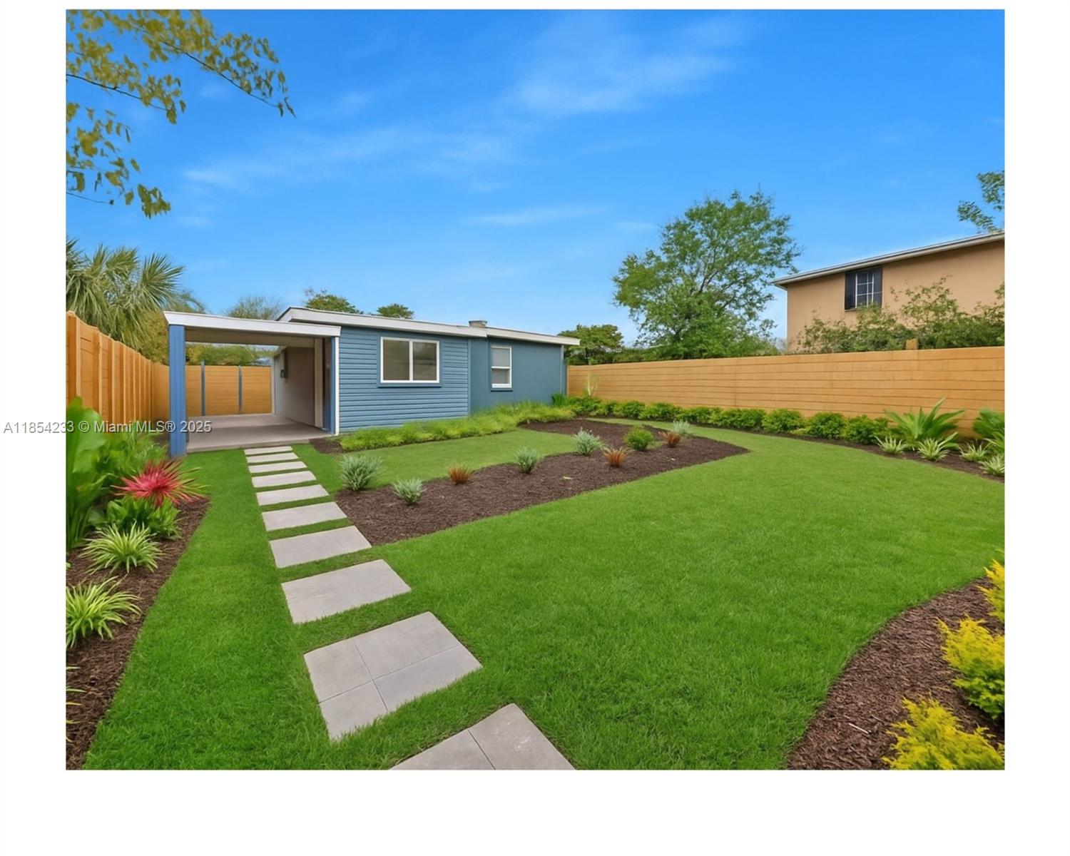 108 SE 23rd St