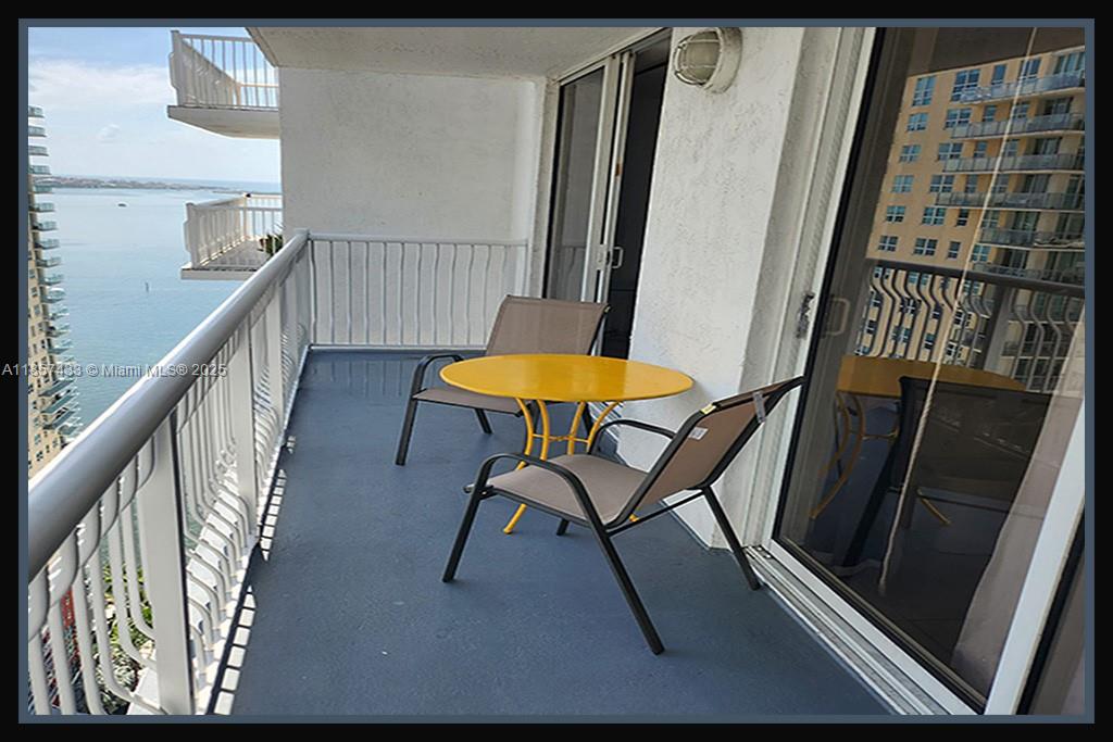 1200 E Brickell Bay Dr #3304