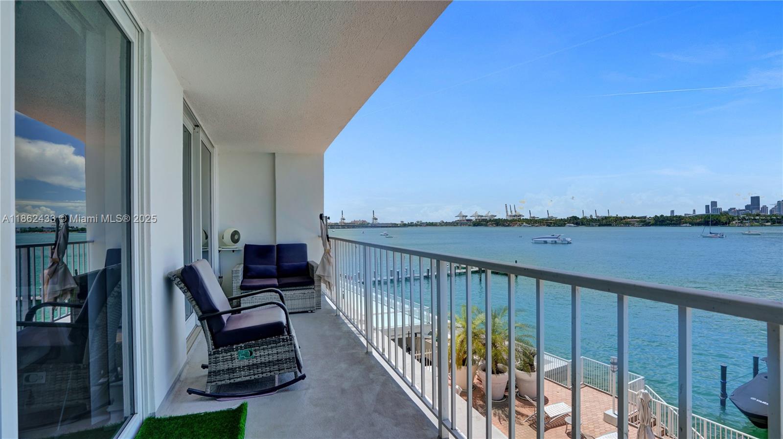 1228 West Ave #201
