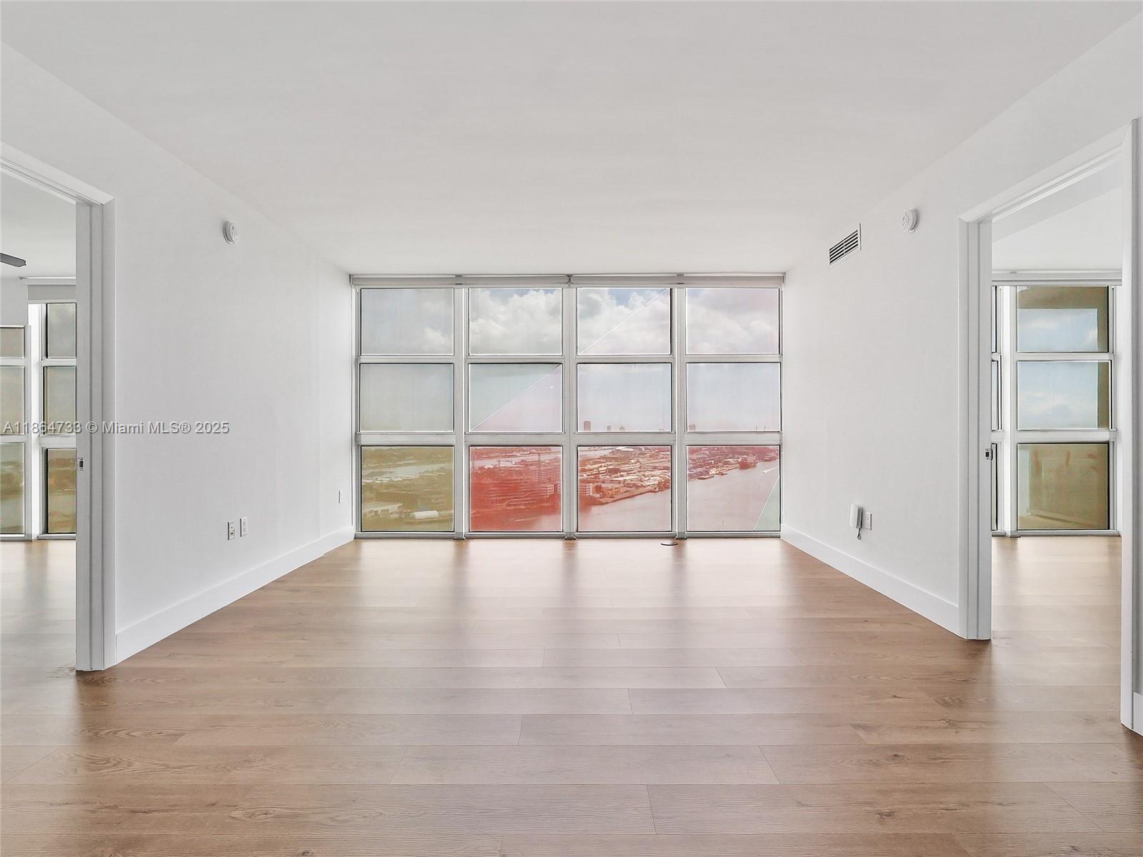 image 50 Biscayne Condo9