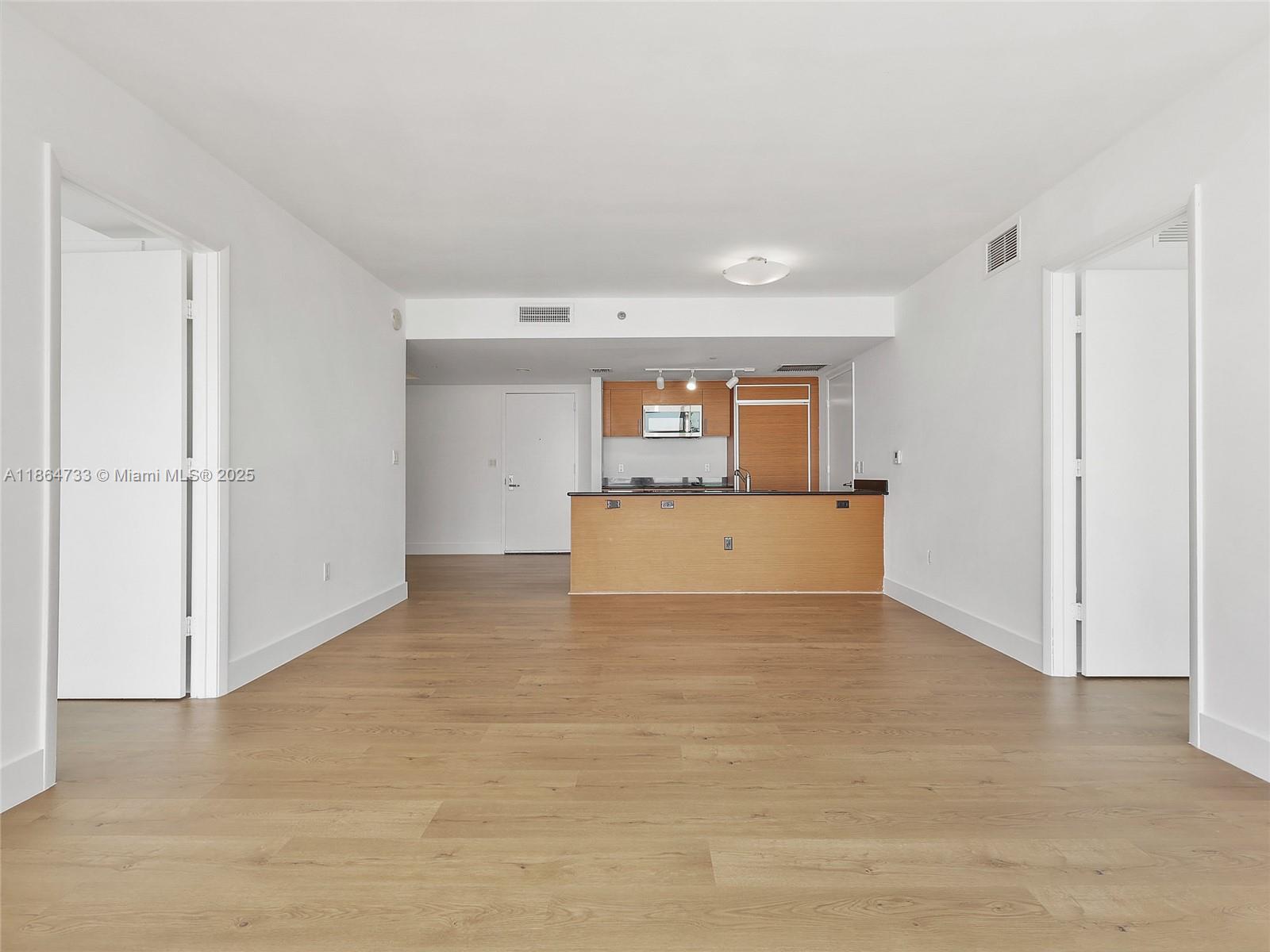 image 50 Biscayne Condo10