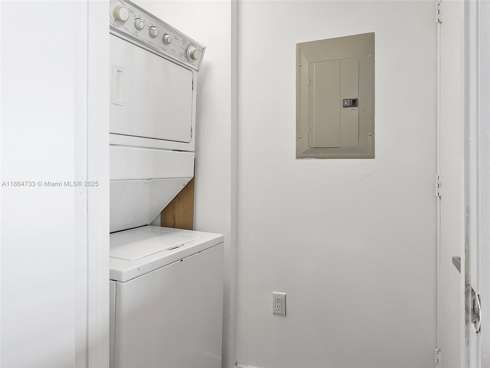 image 50 Biscayne Condo31