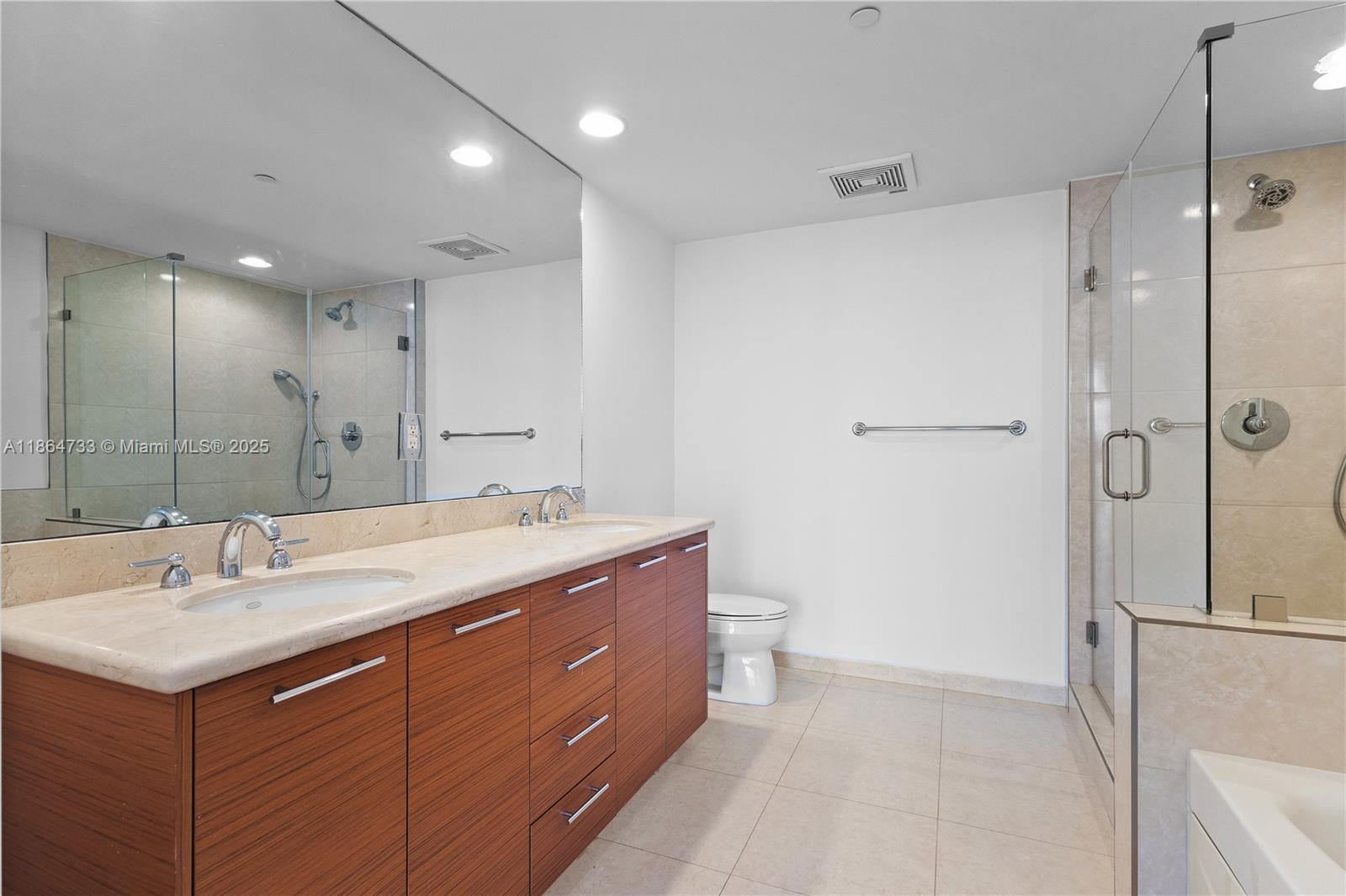image 50 Biscayne Condo33