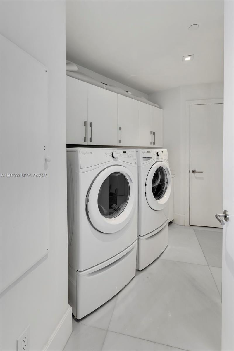 18555 Collins Ave #4605 Sunny Isles Beach, FL 33160