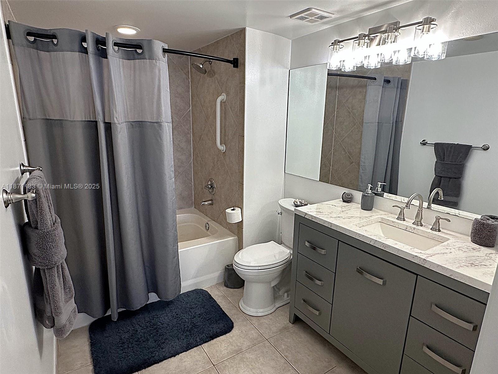 image 2080 Ocean Drive13