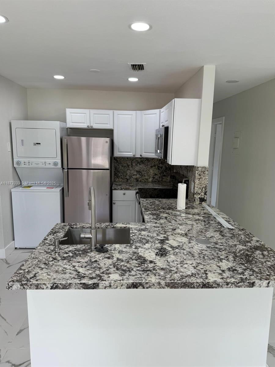 1050 NW 25th Way