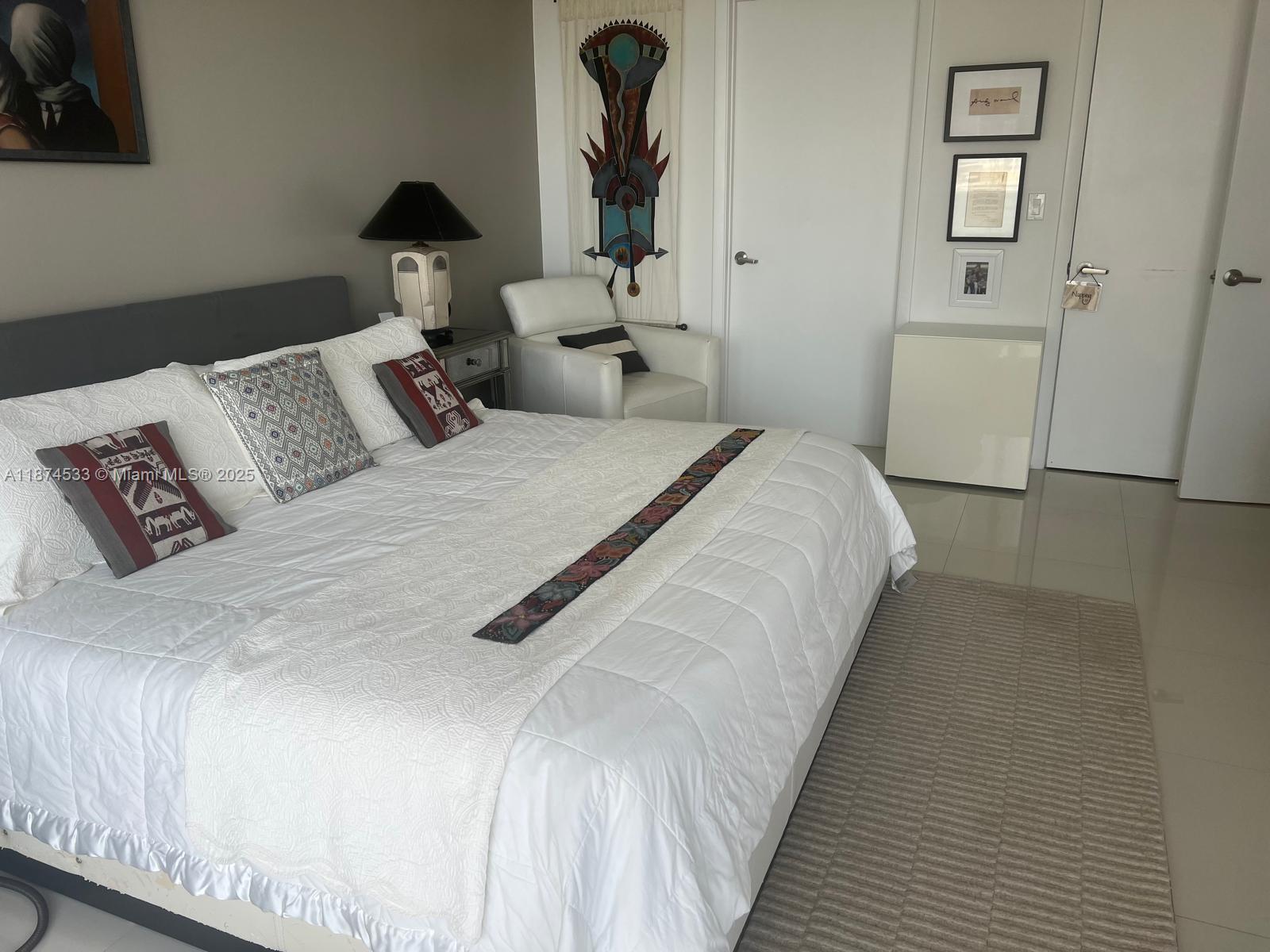 image Icon Brickell17