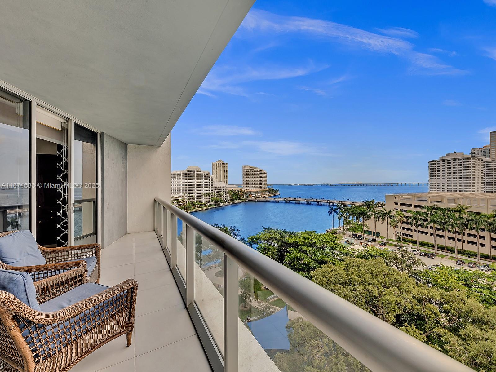 image Icon Brickell25