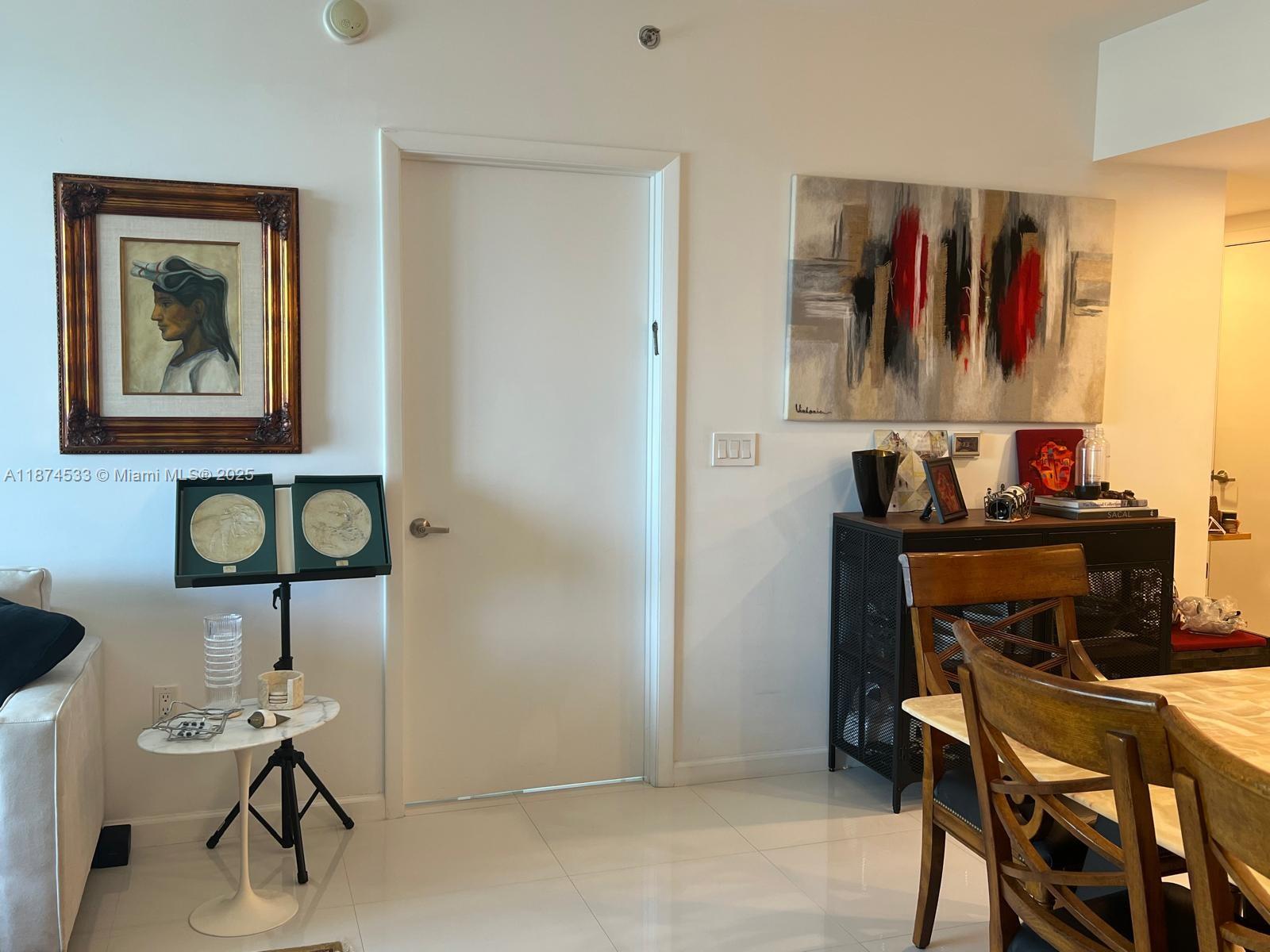 image Icon Brickell8
