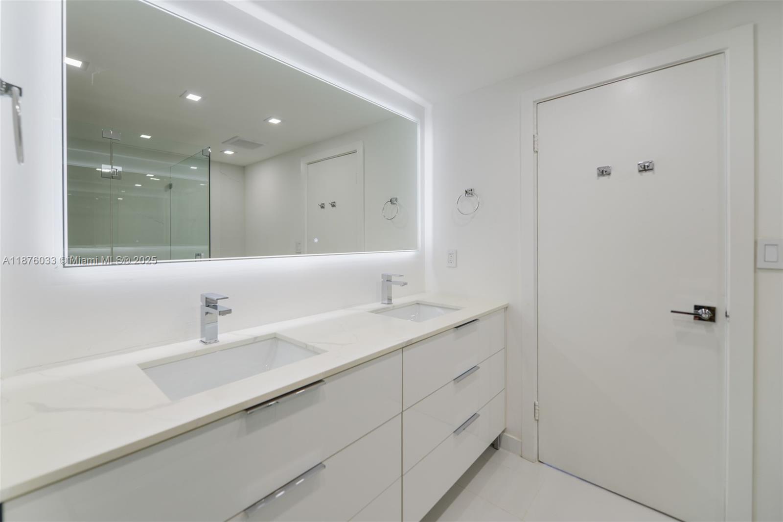 image Harbour House Condo9