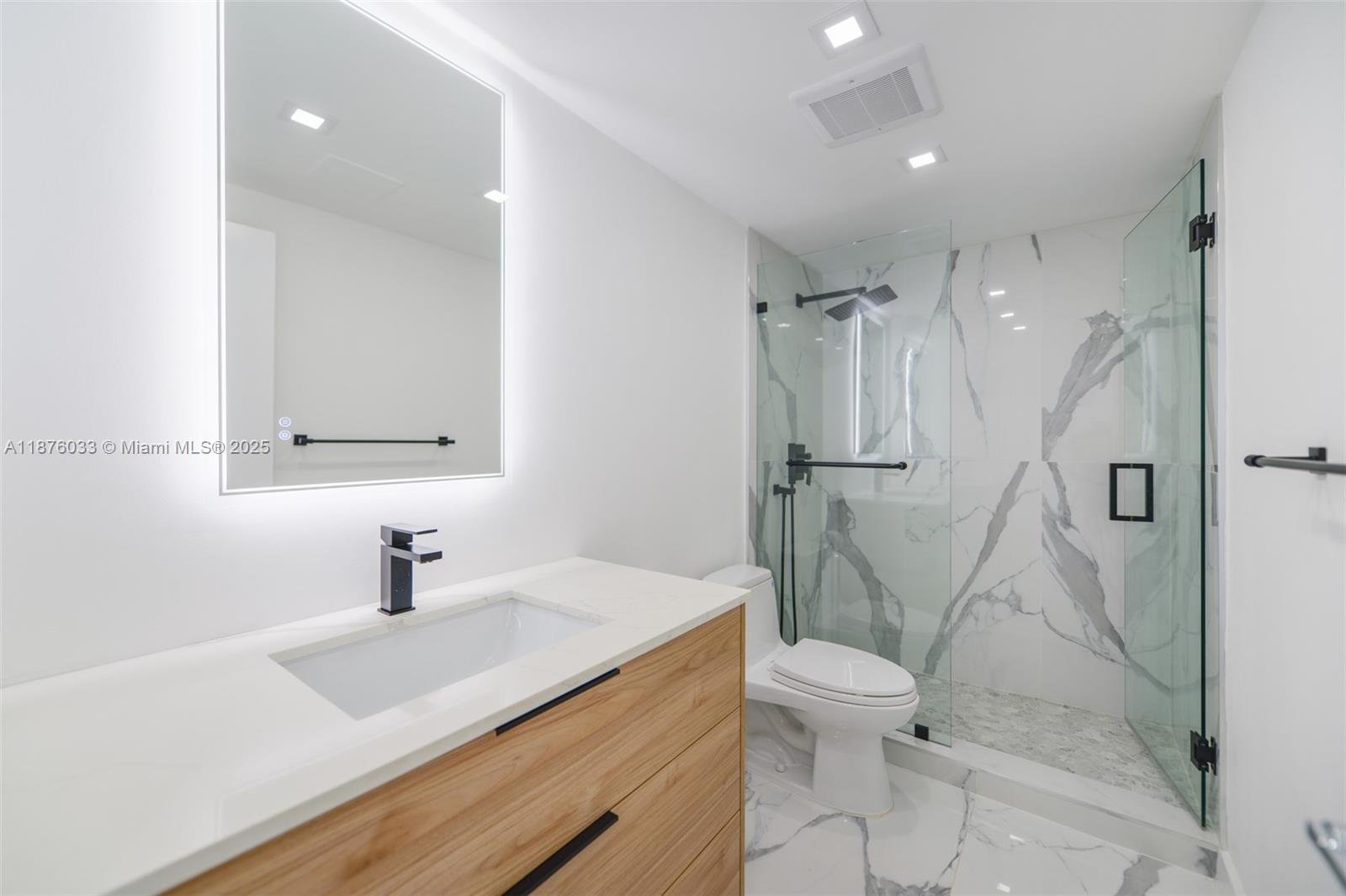 image Harbour House Condo14