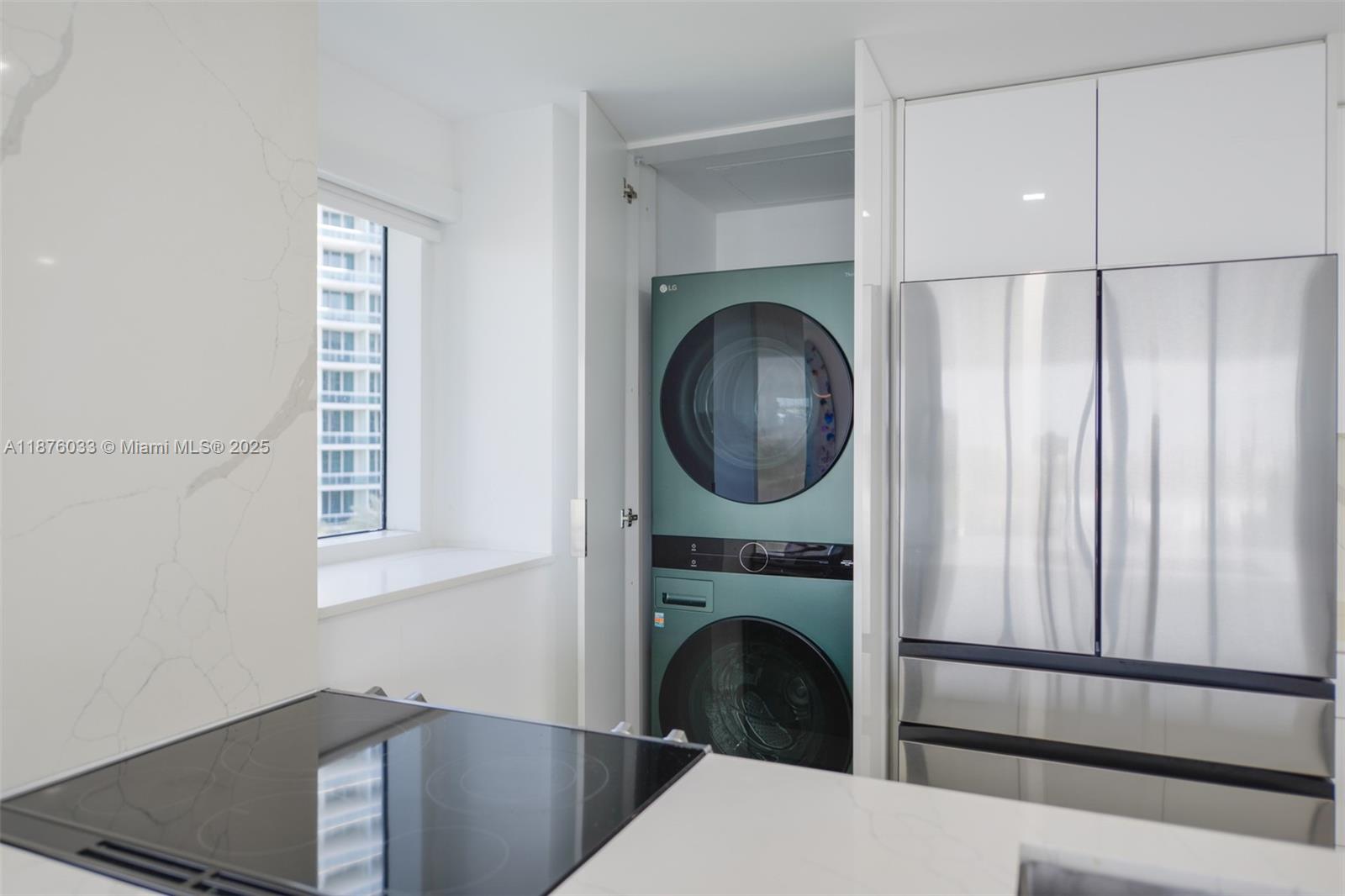 image Harbour House Condo3