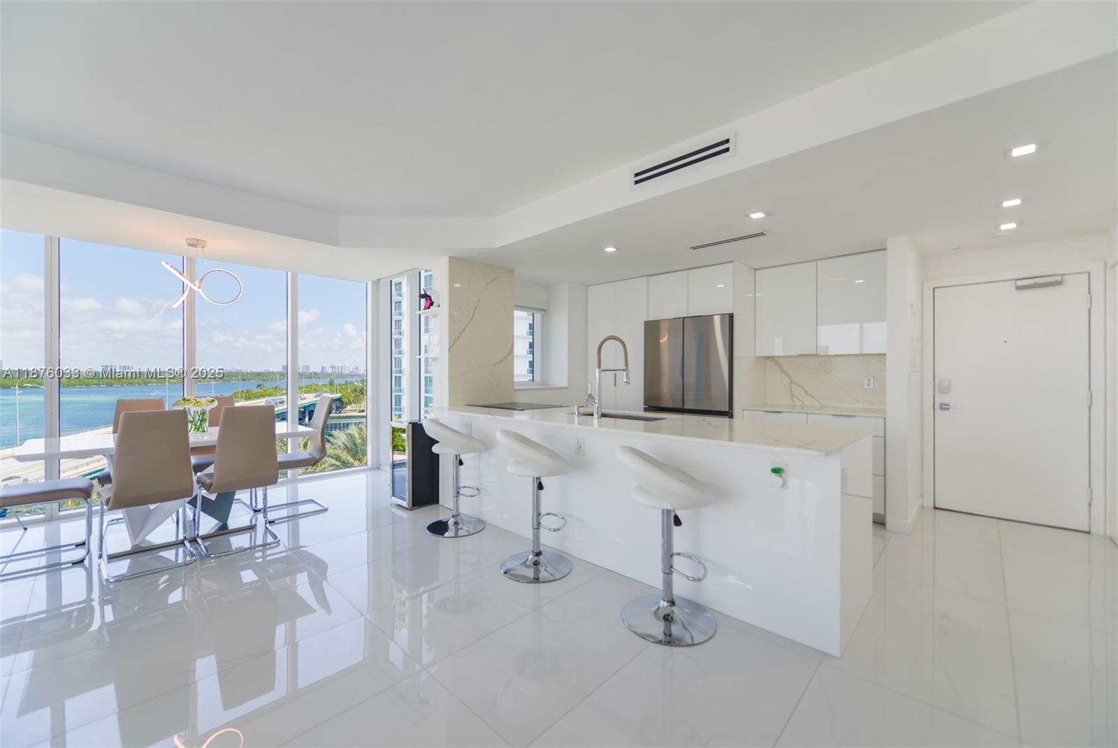 image Harbour House Condo4