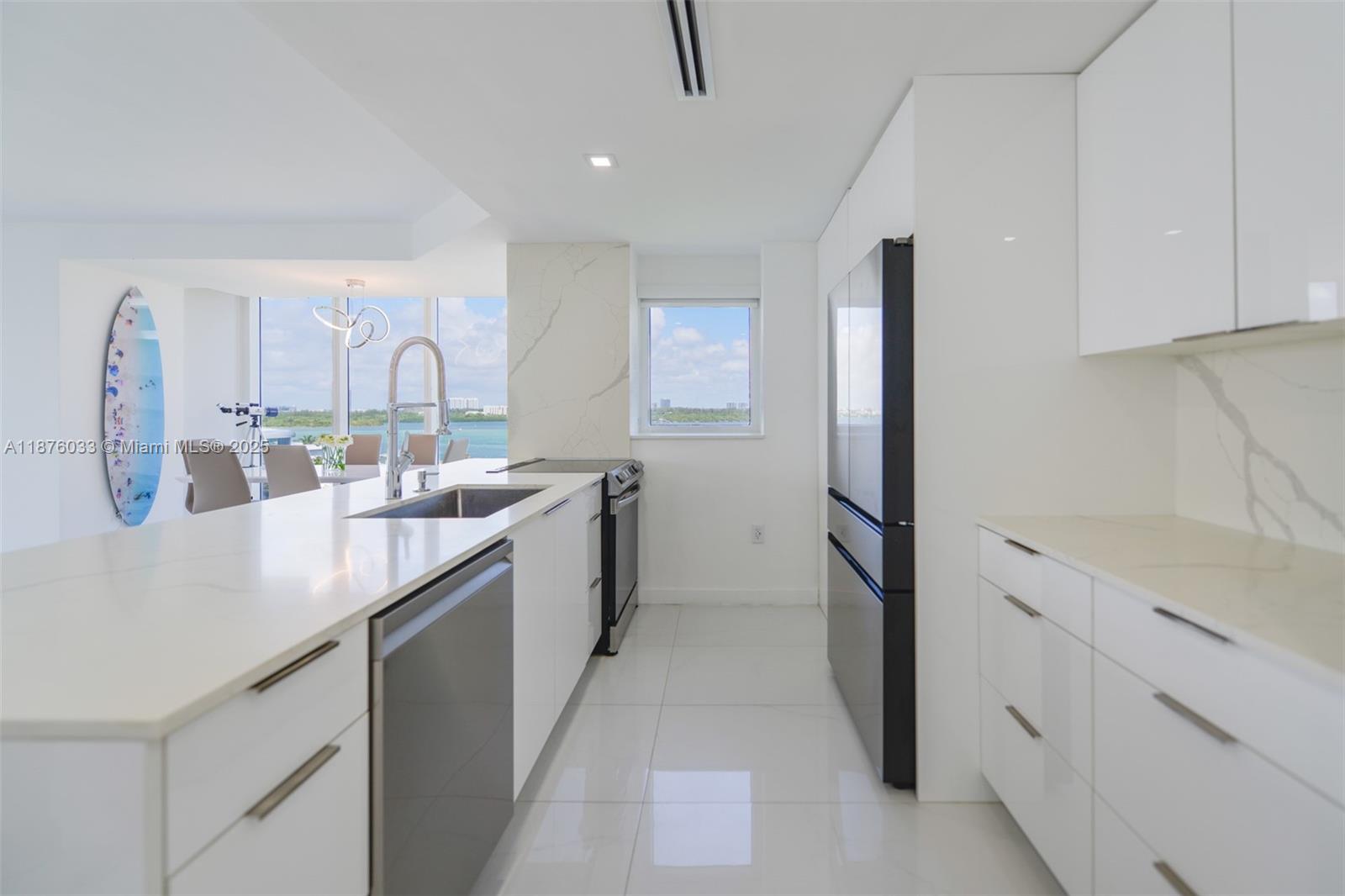 image Harbour House Condo6