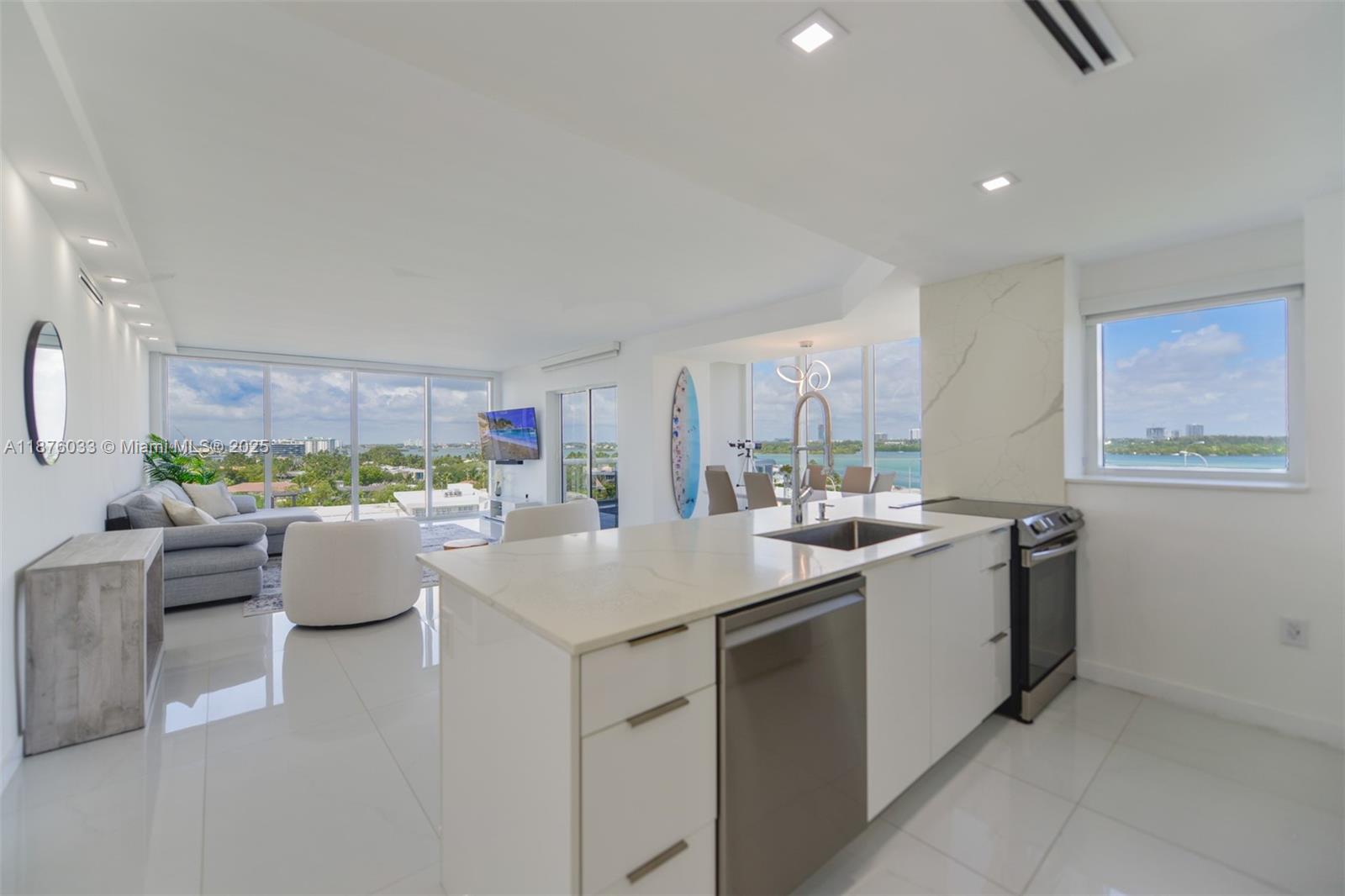 image Harbour House Condo7