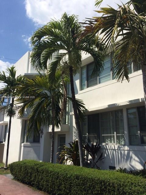 621 11th St #102