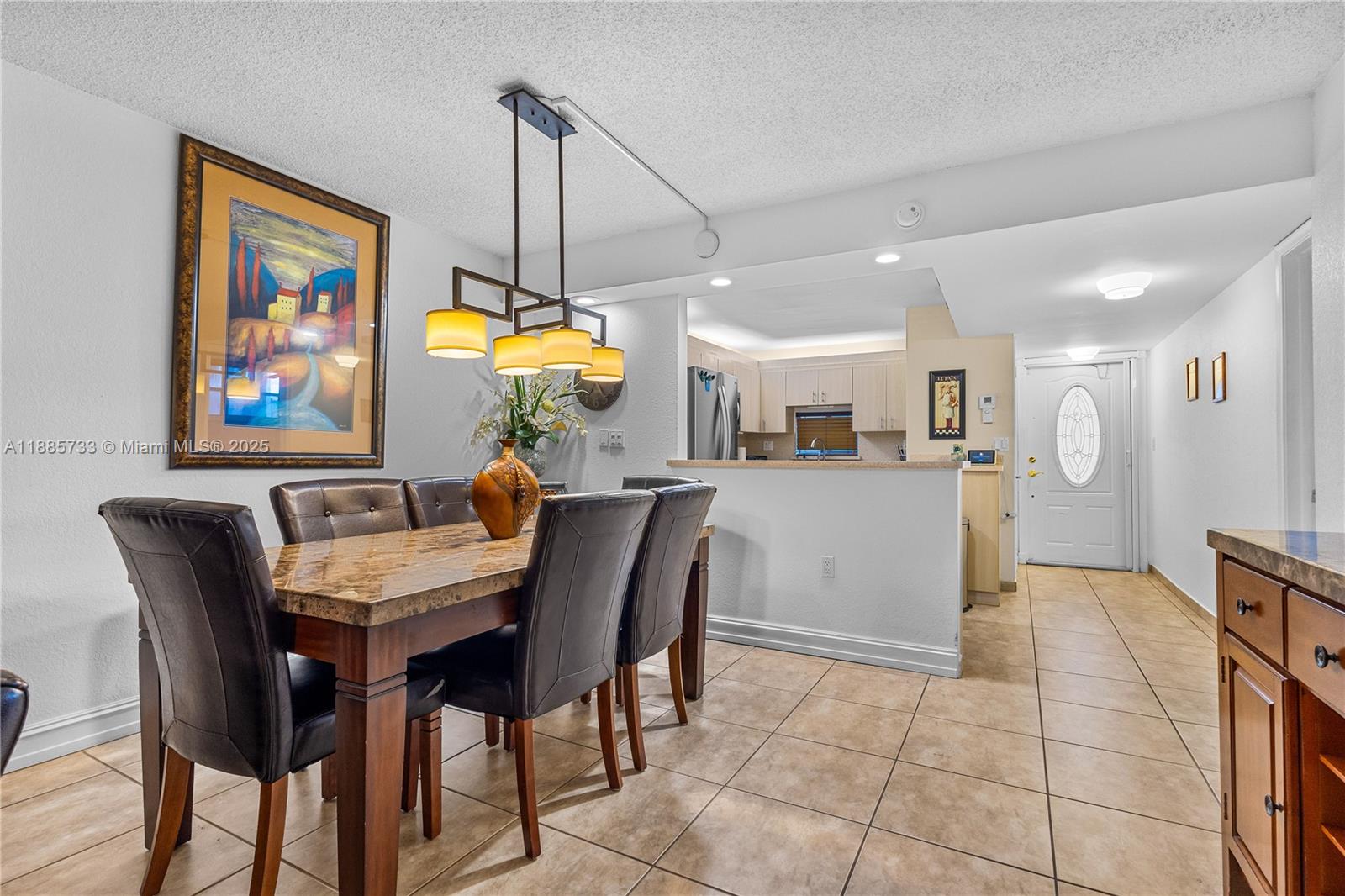 711 S Hollybrook Dr #210