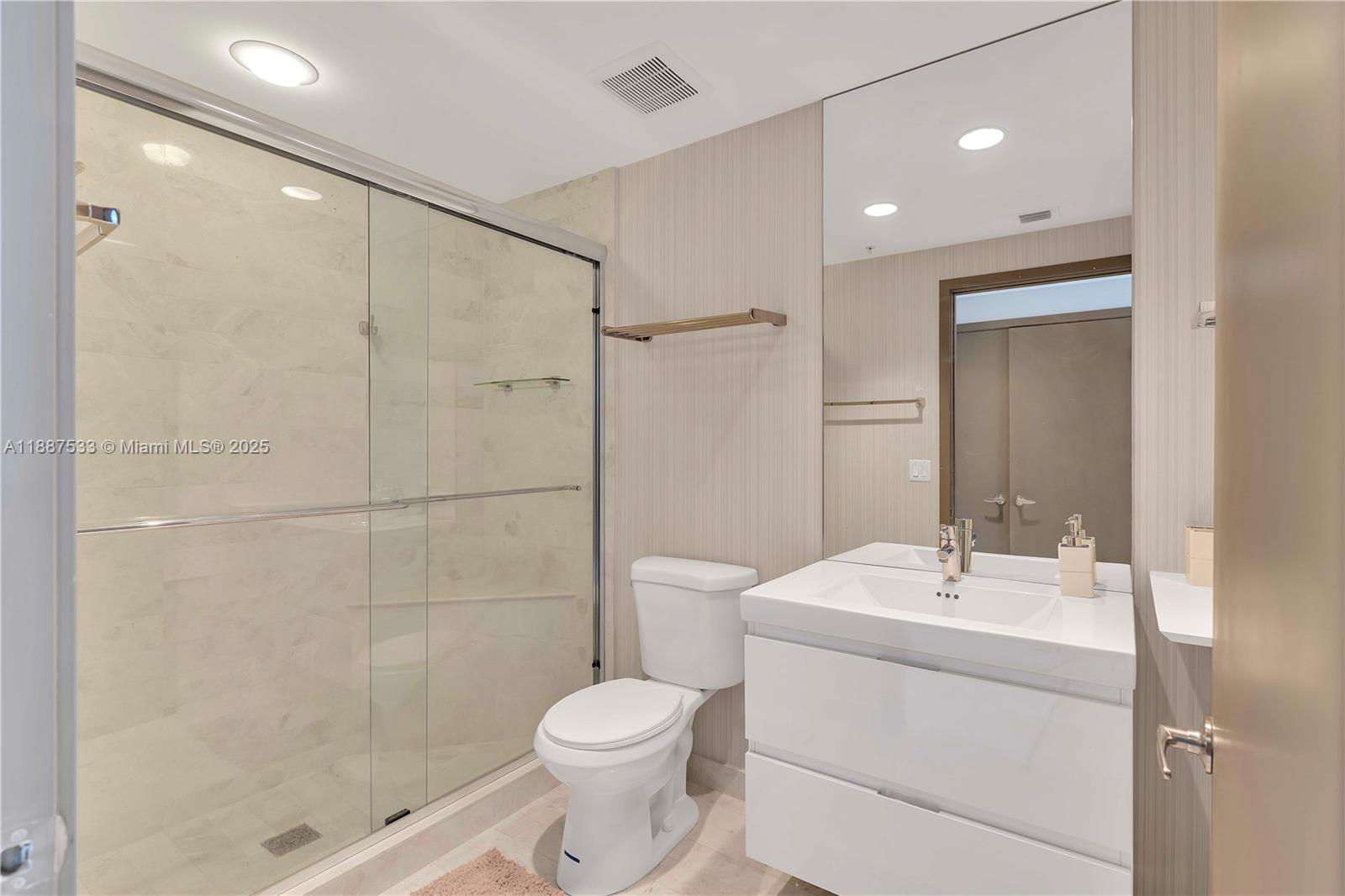 17111 Biscayne Blvd #1709 North Miami Beach, FL 33160