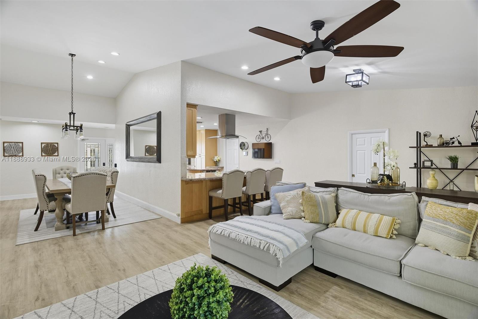 11521 NW 23rd St Plantation, FL 33323