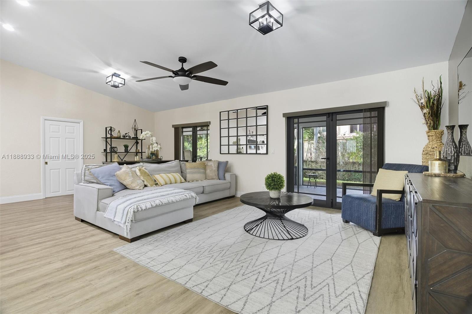 11521 NW 23rd St Plantation, FL 33323