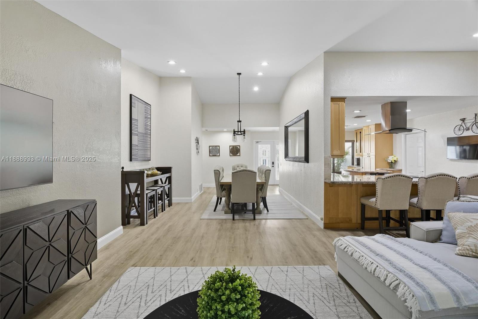 11521 NW 23rd St Plantation, FL 33323