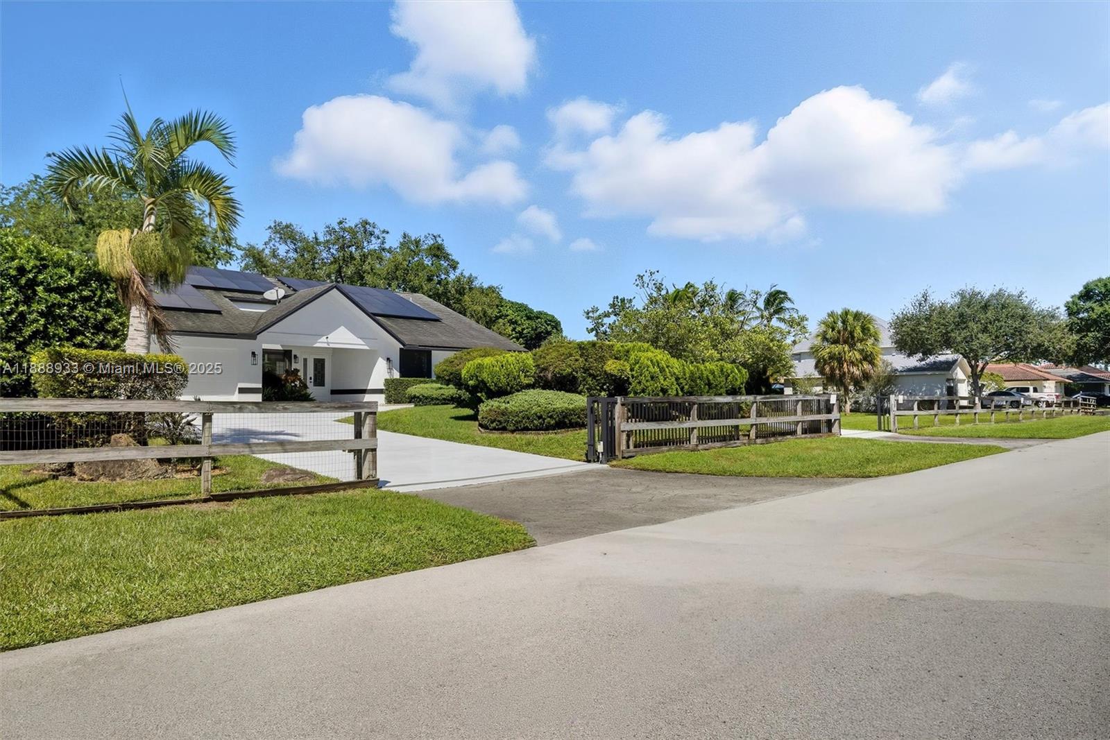 11521 NW 23rd St Plantation, FL 33323