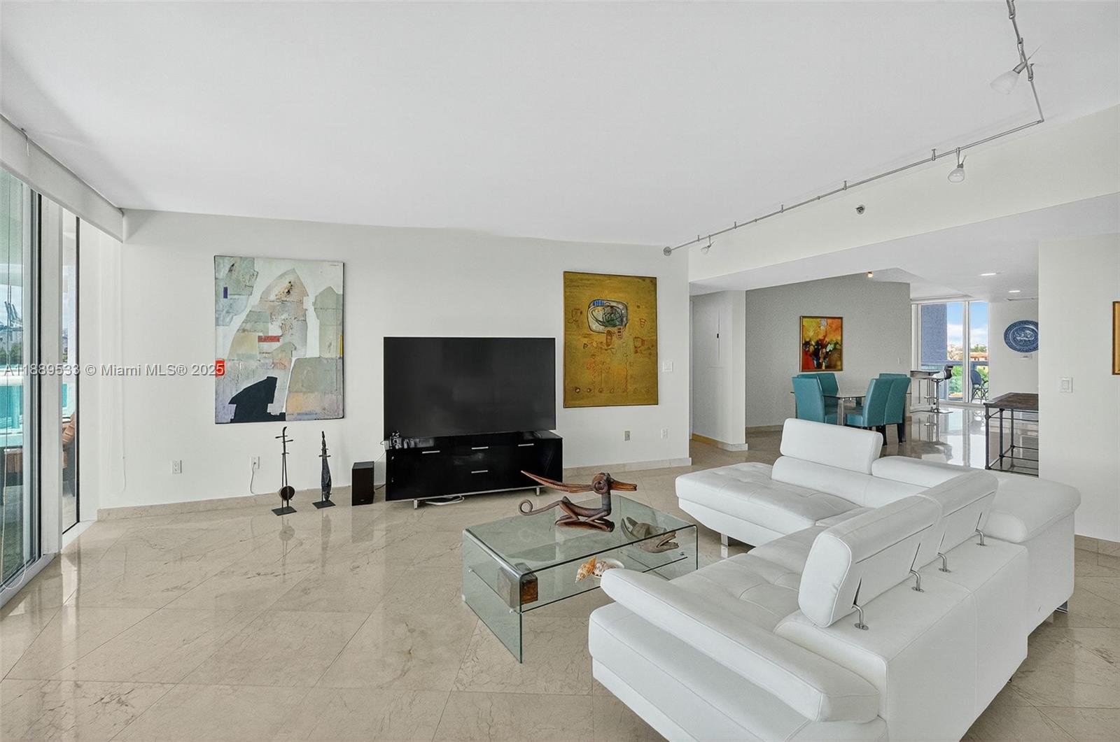 1000 S Pointe Dr #703 Miami Beach, FL 33139