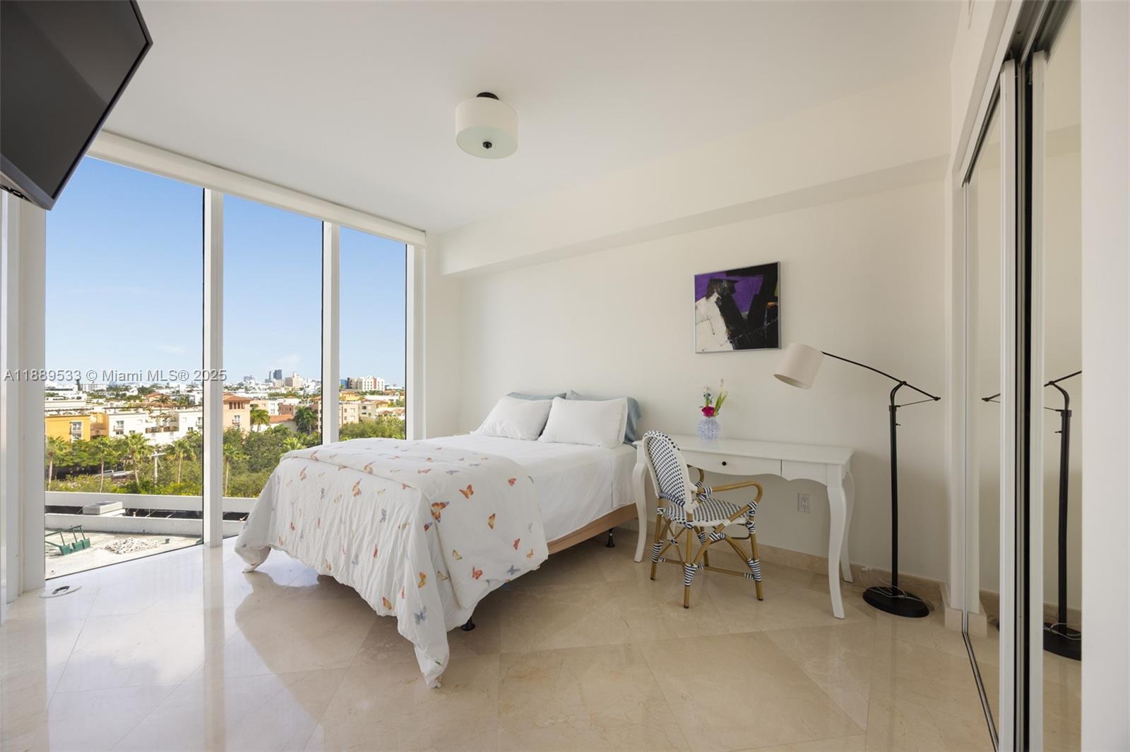 1000 S Pointe Dr #703 Miami Beach, FL 33139