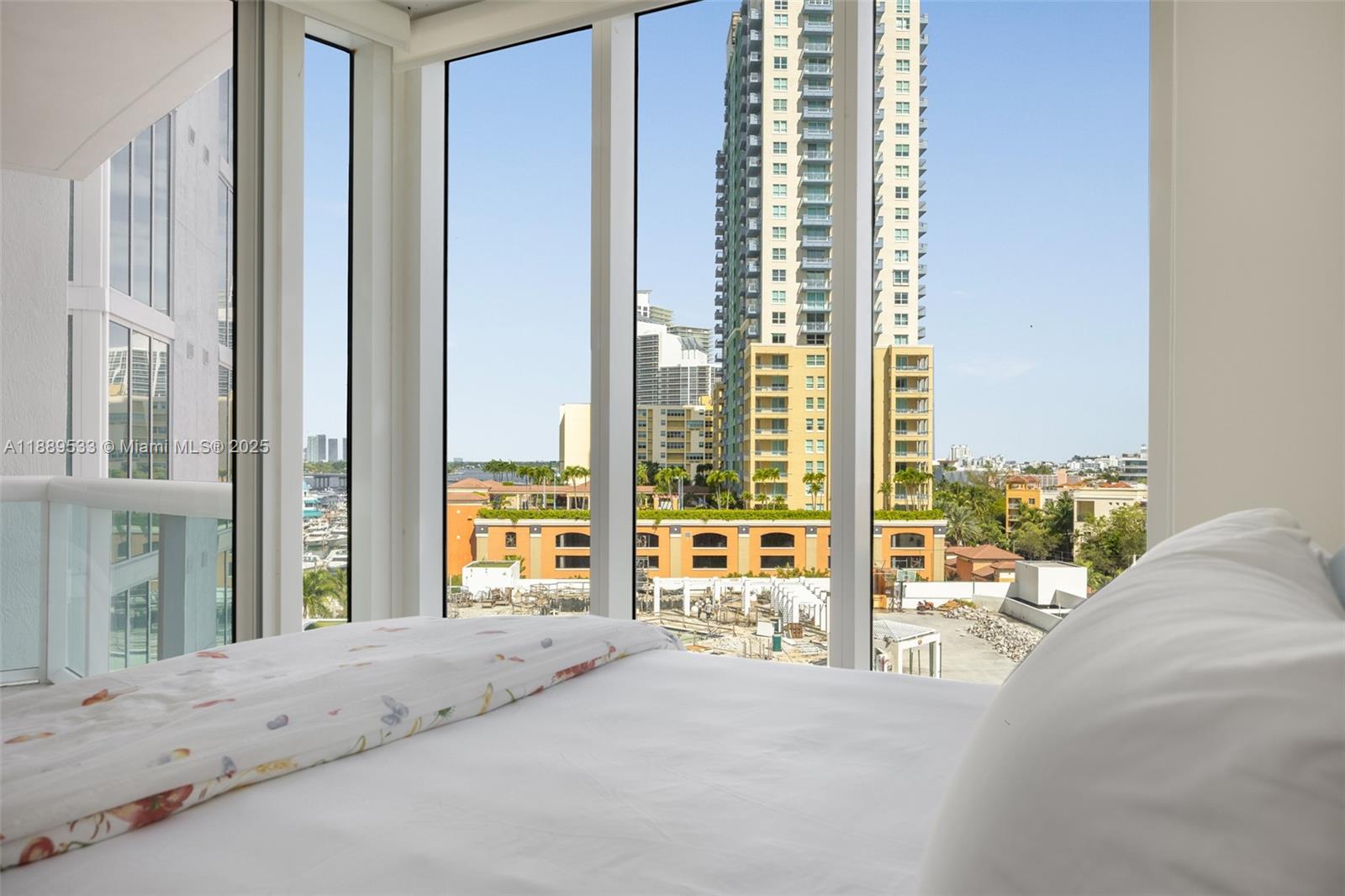 1000 S Pointe Dr #703 Miami Beach, FL 33139