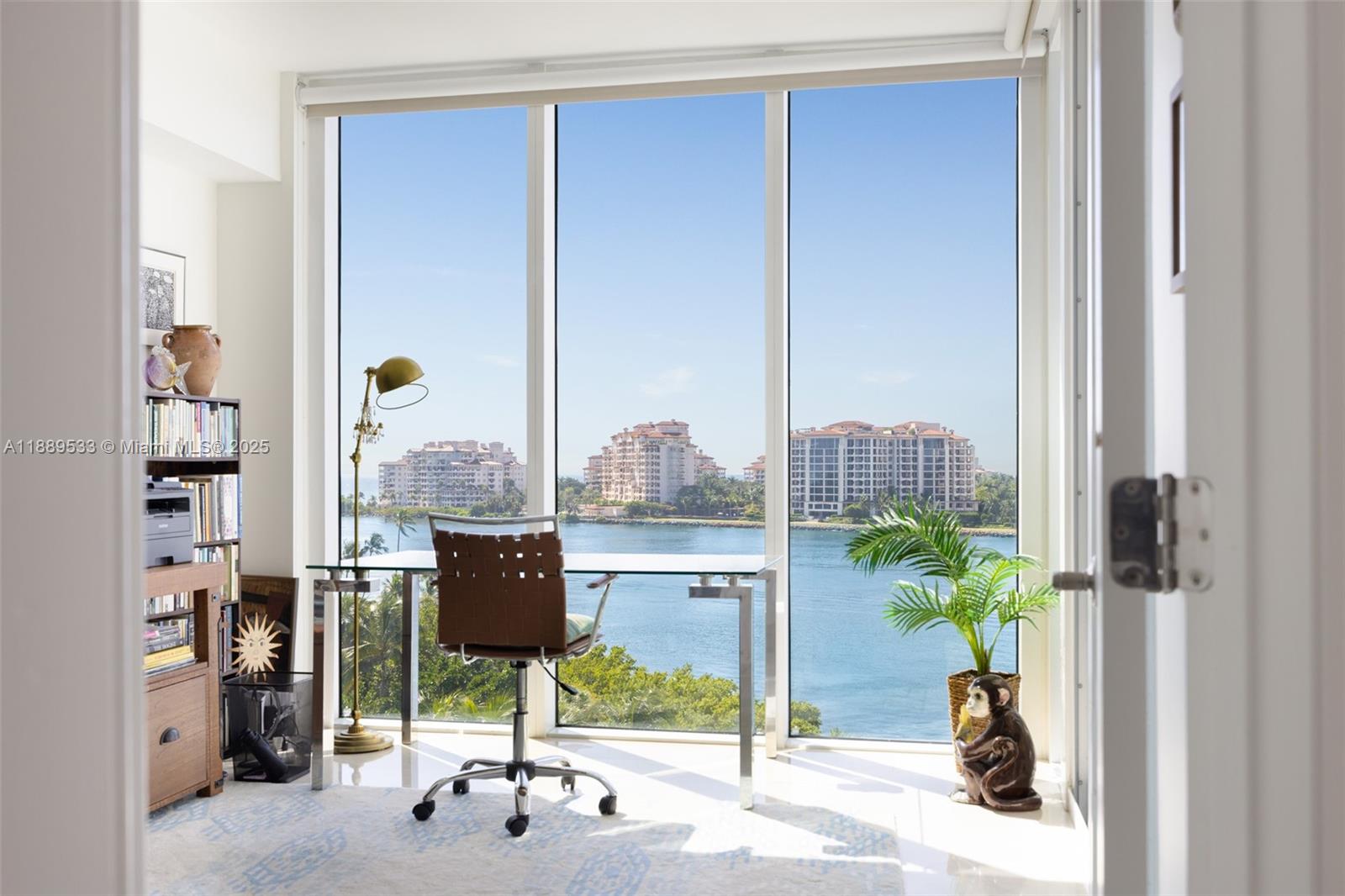 1000 S Pointe Dr #703 Miami Beach, FL 33139