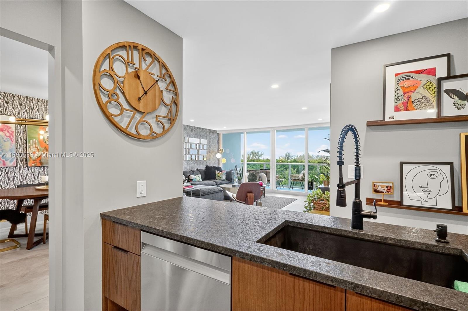 image Arlen House East9