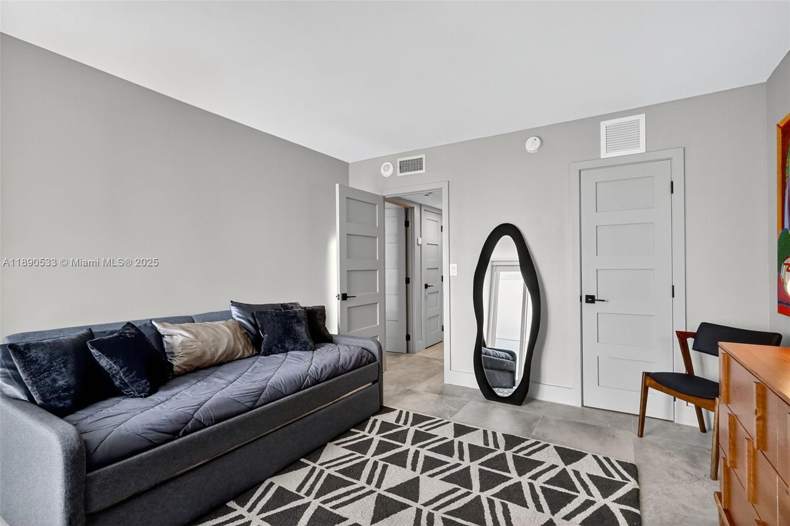 image Arlen House East14