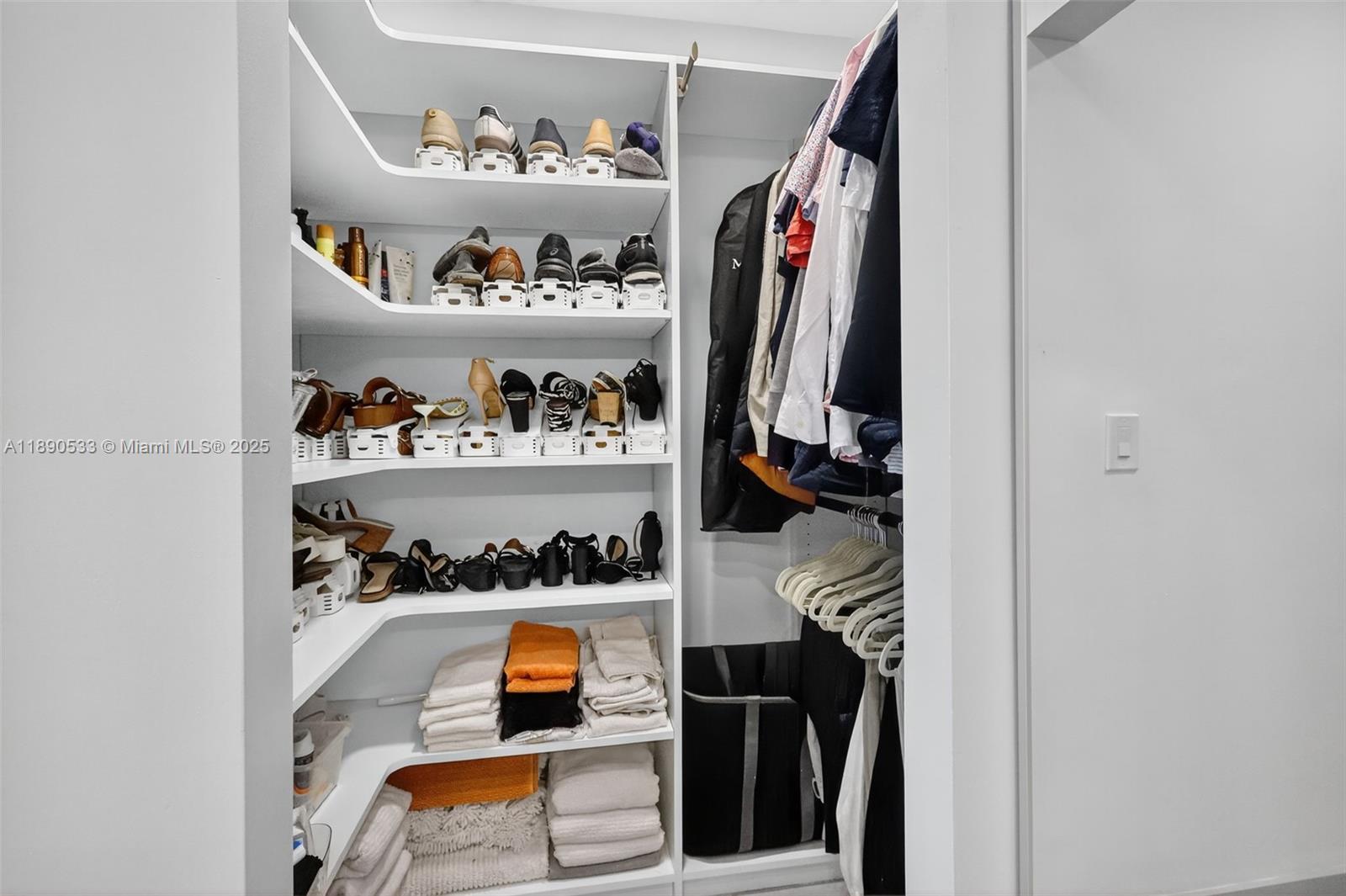 image Arlen House East24