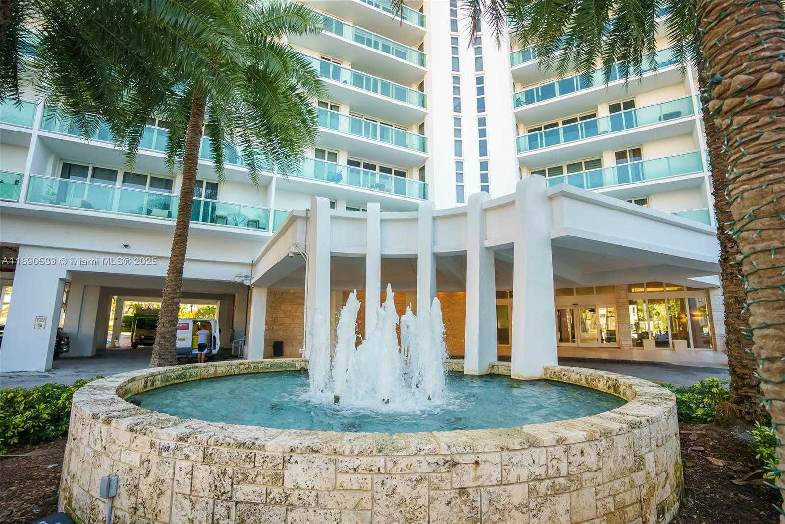 image Arlen House East40