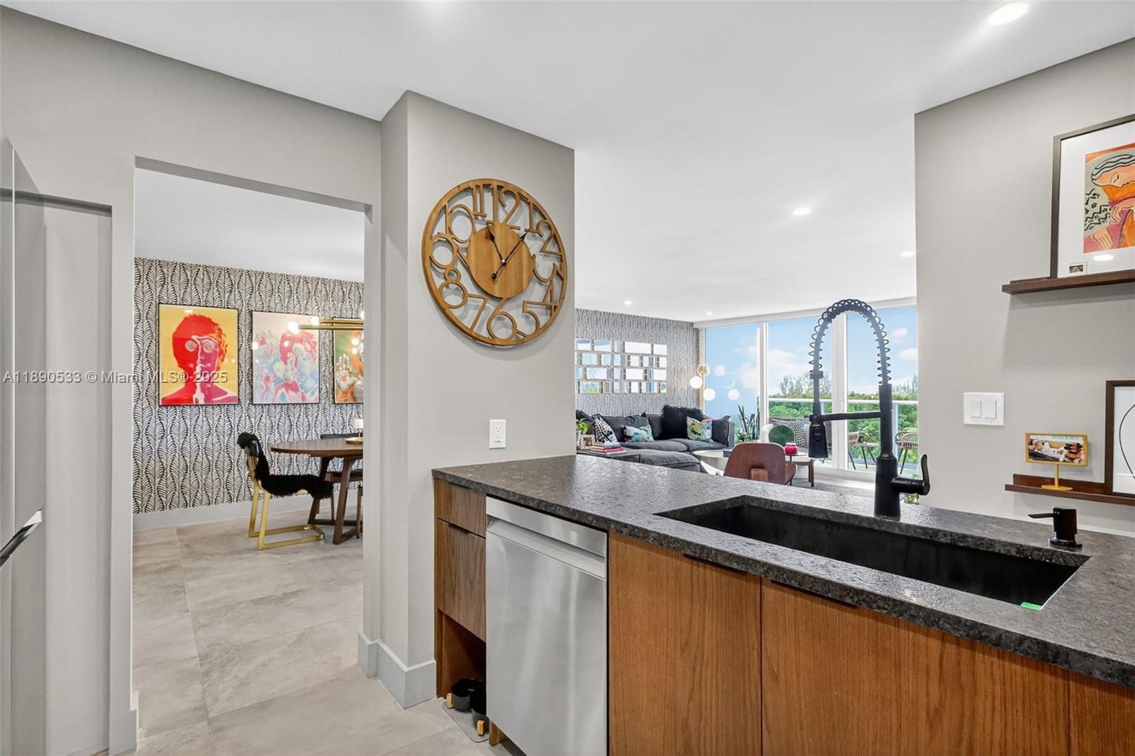 image Arlen House East8