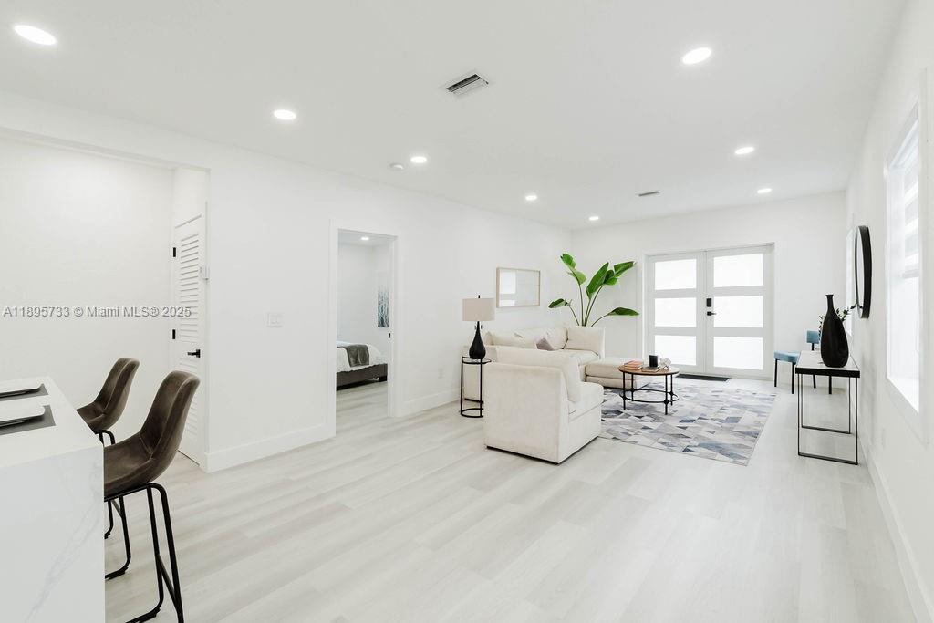 2101 SW 16th Ter Miami, FL 33145