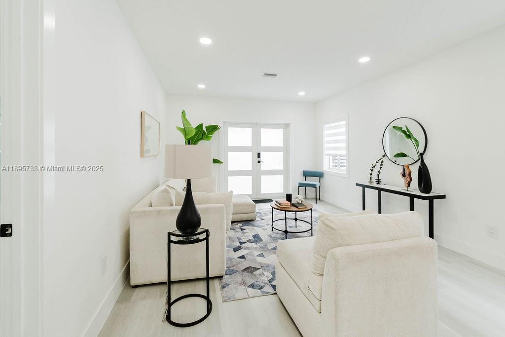 2101 SW 16th Ter Miami, FL 33145