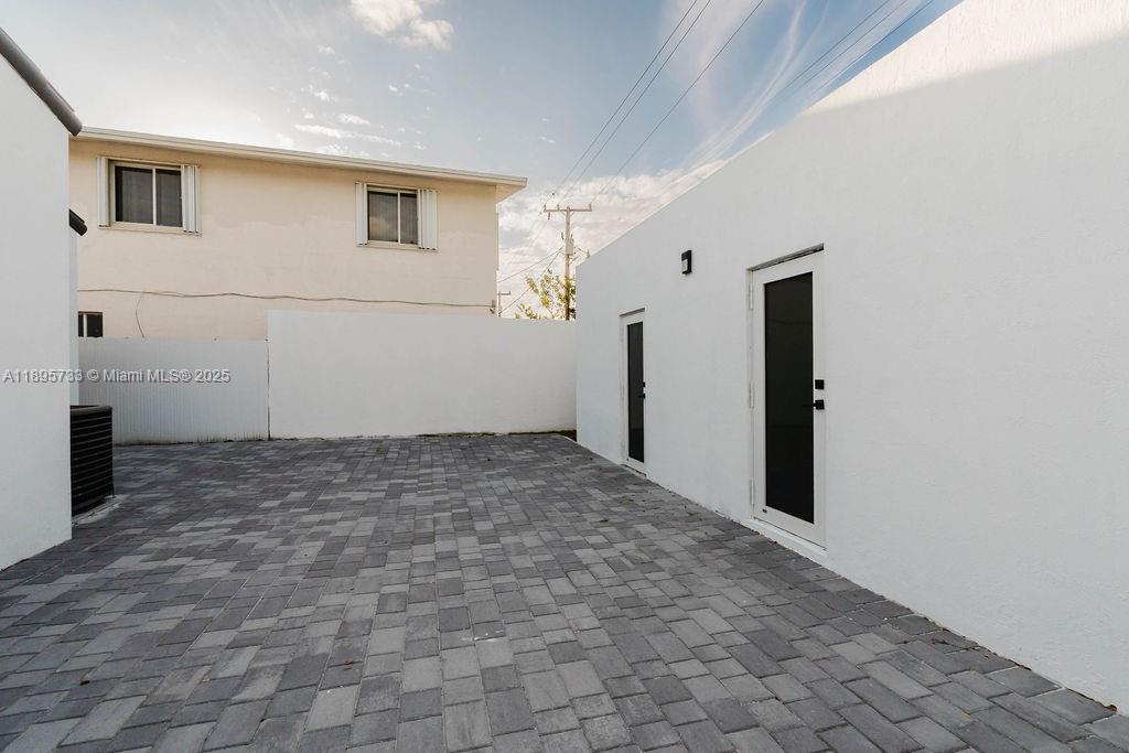 2101 SW 16th Ter Miami, FL 33145