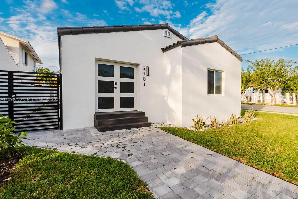 2101 SW 16th Ter Miami, FL 33145