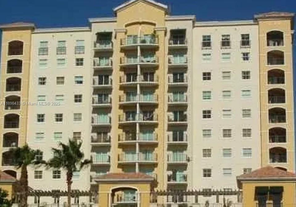 1627 SW 37th Ave #900